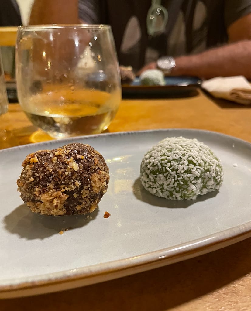 Momoto desserts, Dark chocolate and Matcha fudge